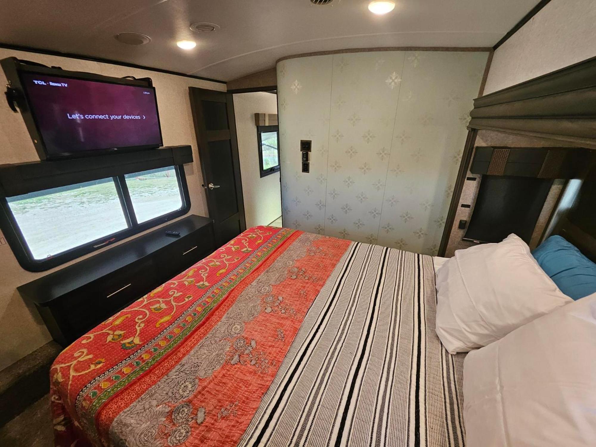 Hailey'S Beach-N-Bay Rv Resort Gilchrist Экстерьер фото
