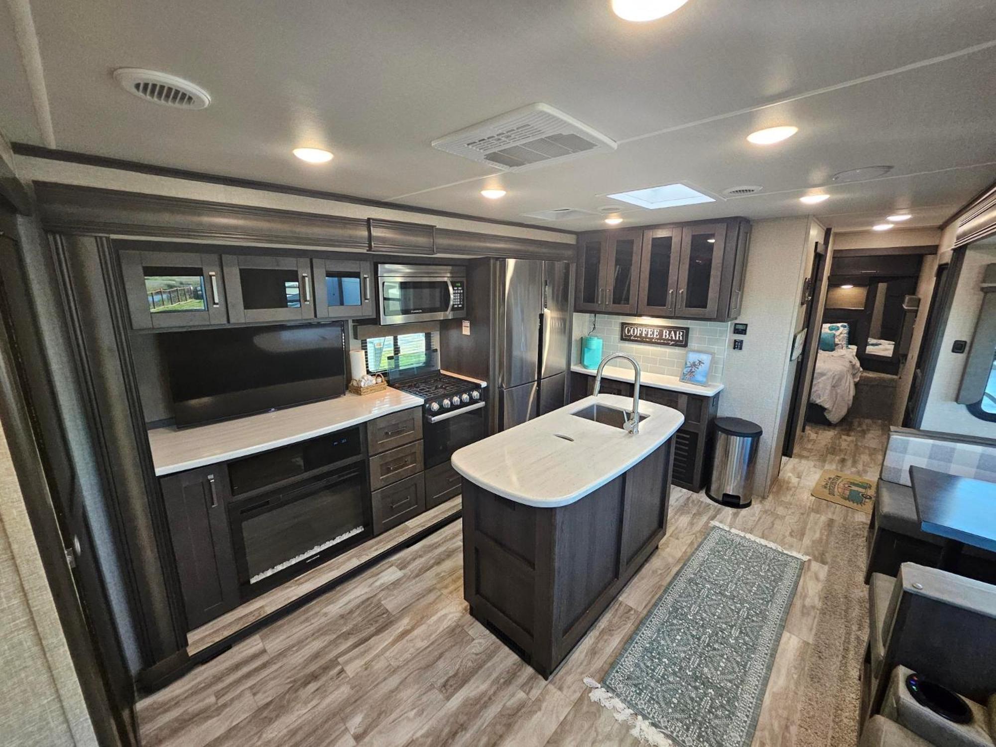 Hailey'S Beach-N-Bay Rv Resort Gilchrist Экстерьер фото