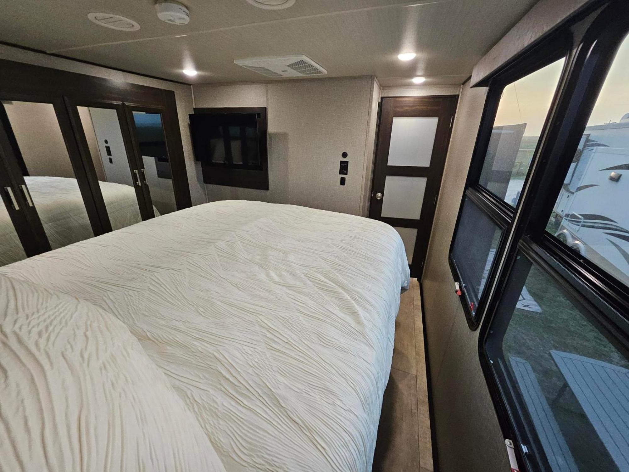 Hailey'S Beach-N-Bay Rv Resort Gilchrist Экстерьер фото