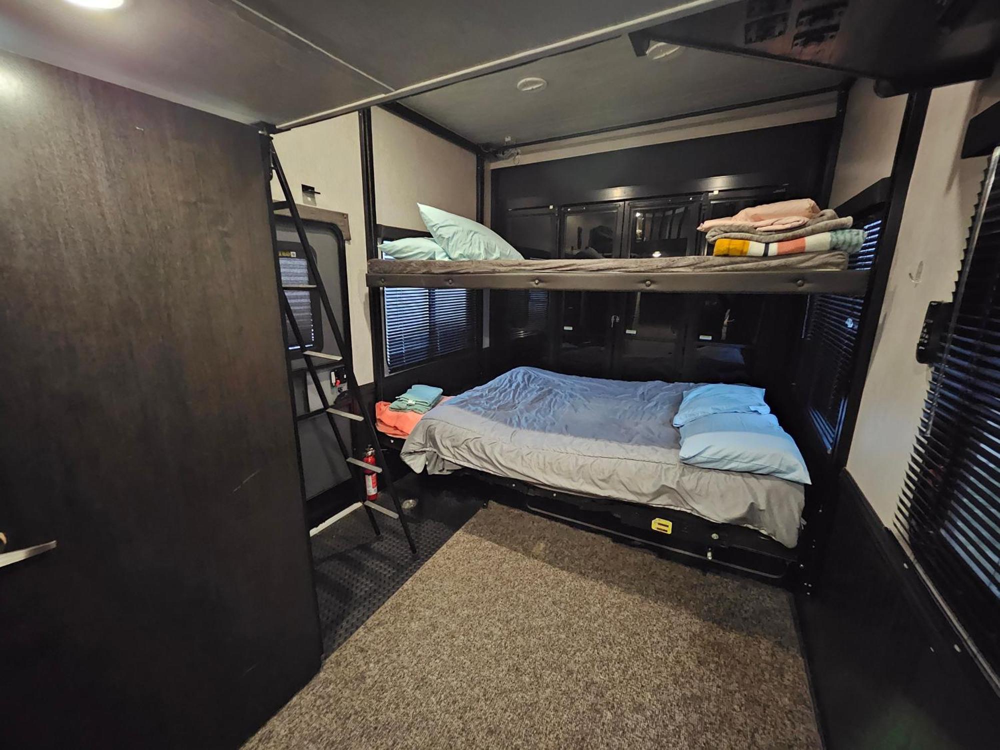 Hailey'S Beach-N-Bay Rv Resort Gilchrist Экстерьер фото