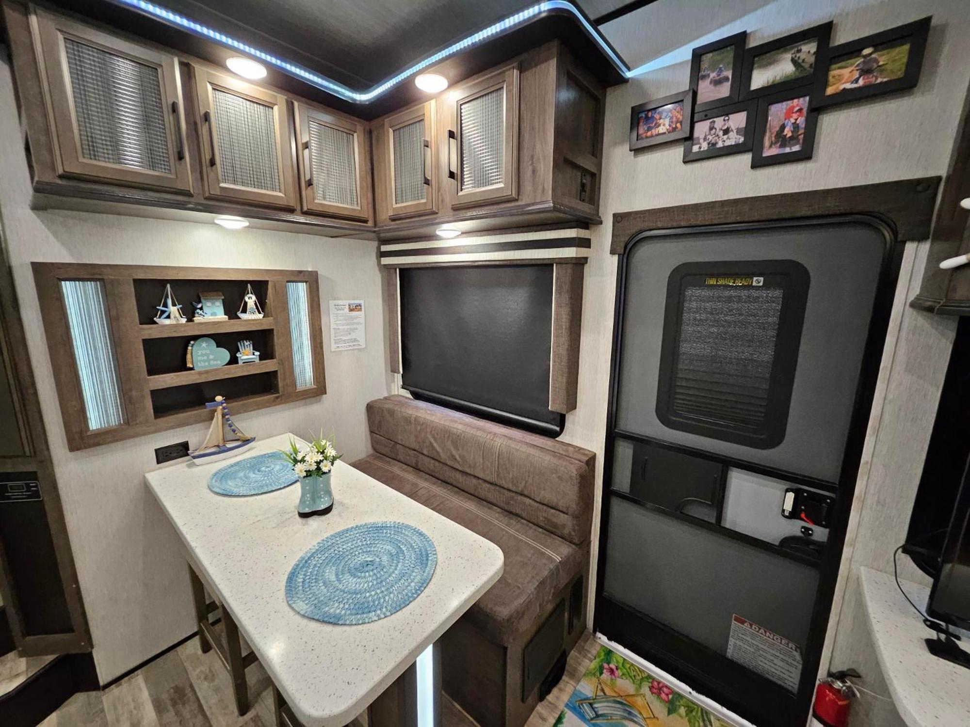 Hailey'S Beach-N-Bay Rv Resort Gilchrist Экстерьер фото