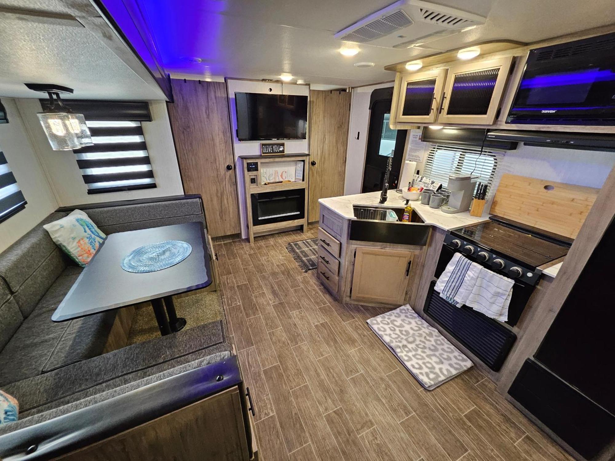 Hailey'S Beach-N-Bay Rv Resort Gilchrist Экстерьер фото
